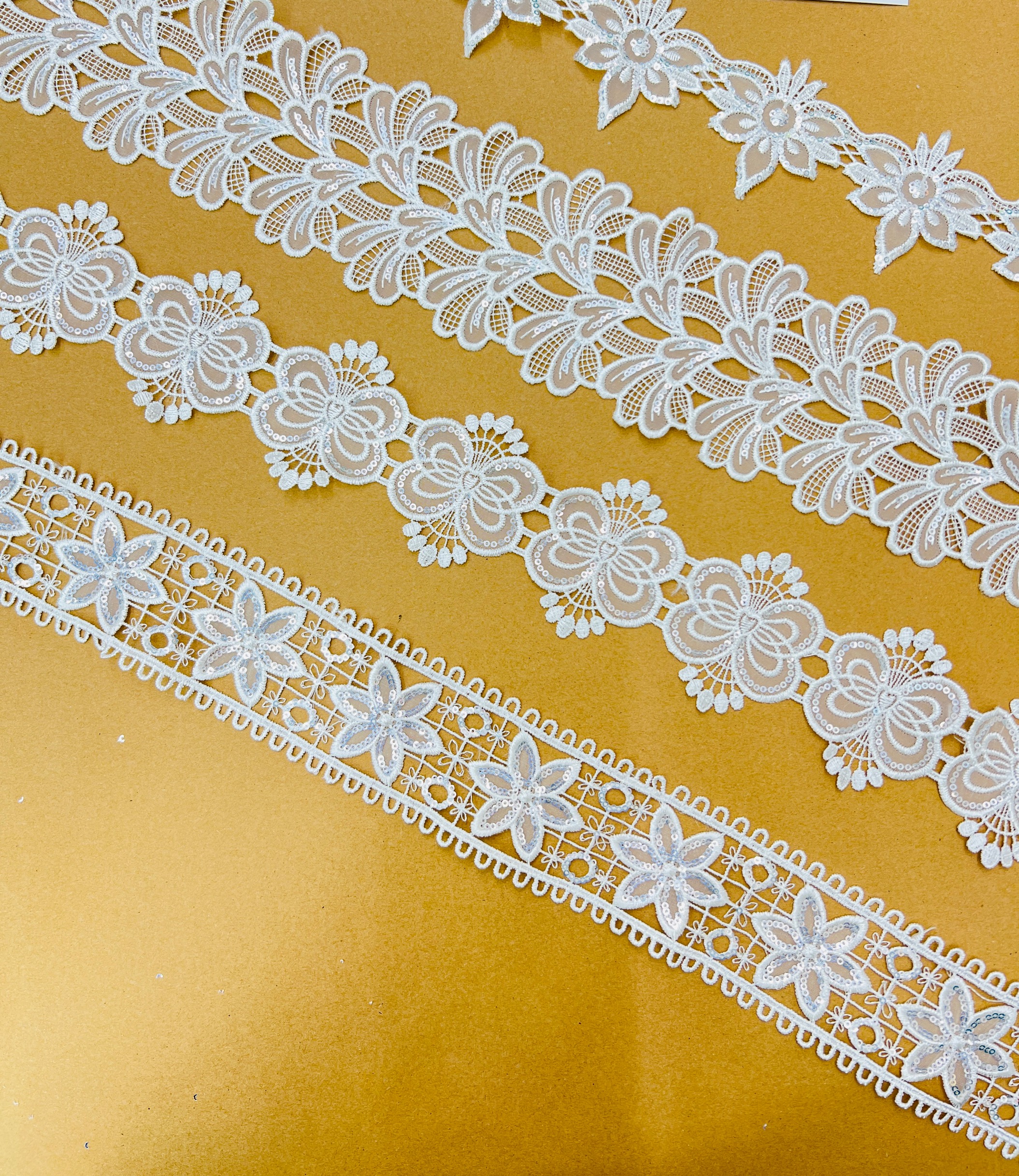 New Arrival Decorative Clothing Sewing Beautiful Braided Sequined Pearl Beaded Lace Trims