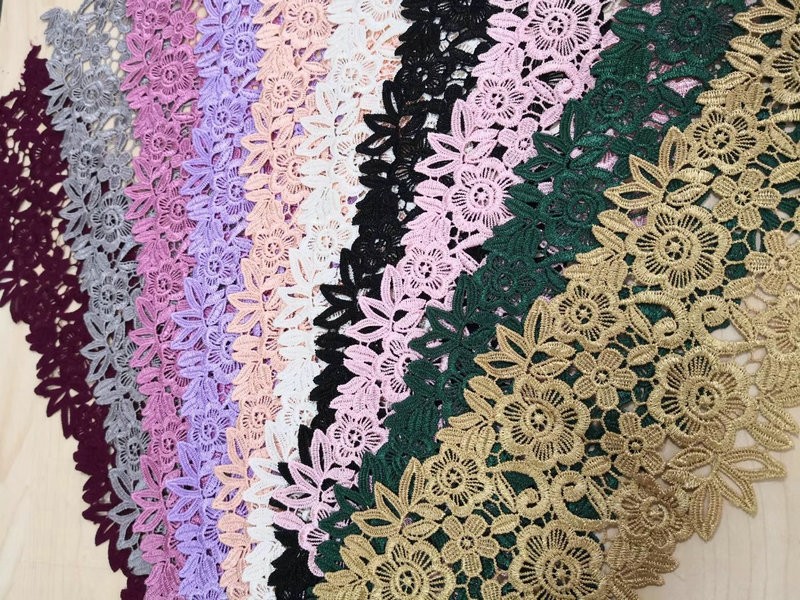 White Floret Cotton With Wavy Edges Lace Trim