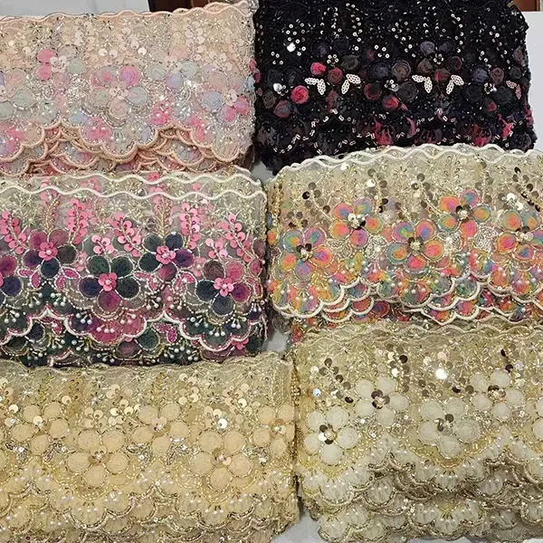 Daugiaspalviai siuvinėti nėriniai su 3D tinklelio gėlėmis juostele, karoliukų vamzdeliu, brūkšninio kodo siuvinėjimo nėriniai